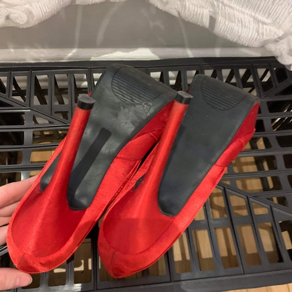 Shoes - Picture 2 of 3